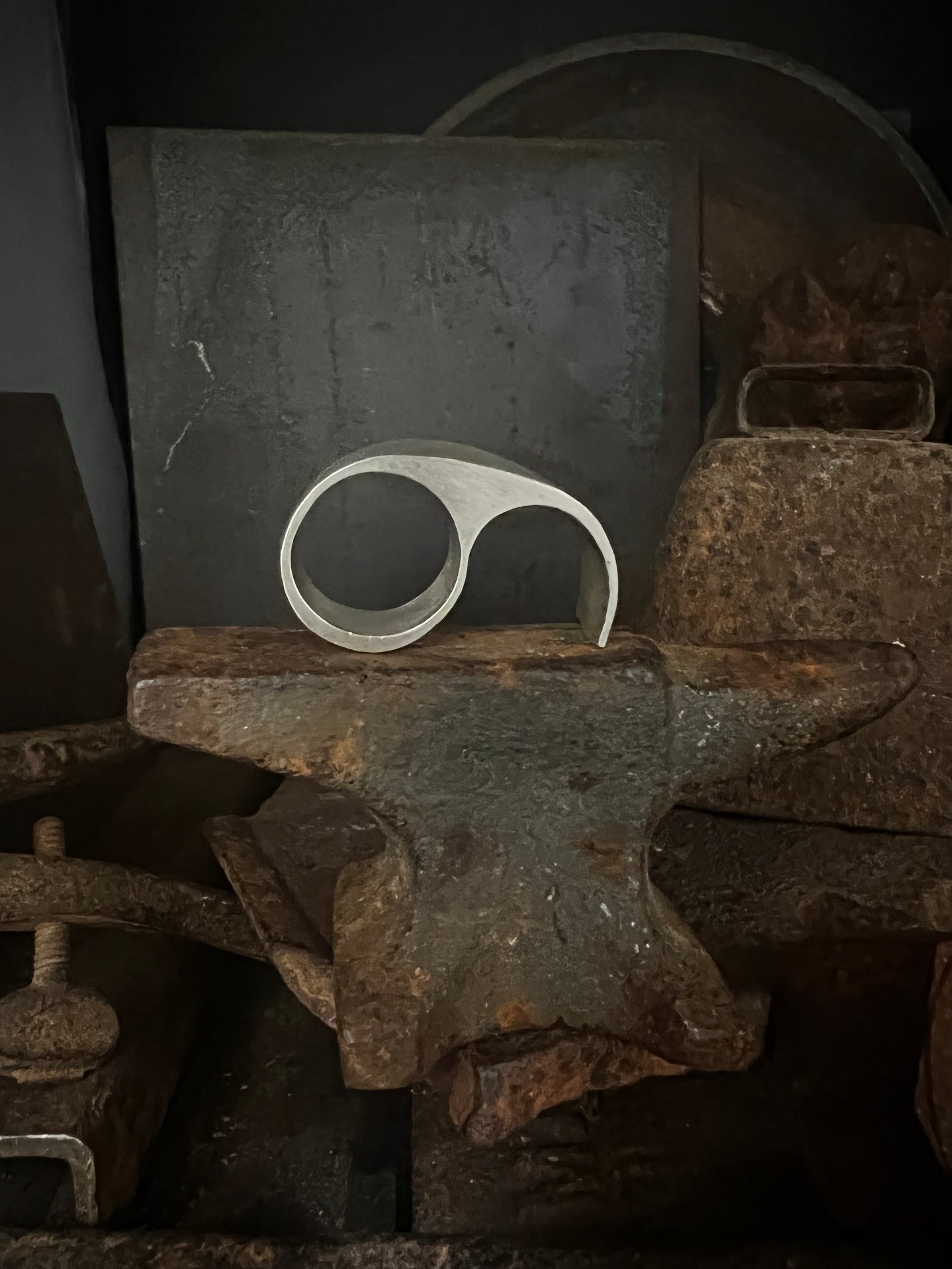 Double Finger Hollow Form Ring