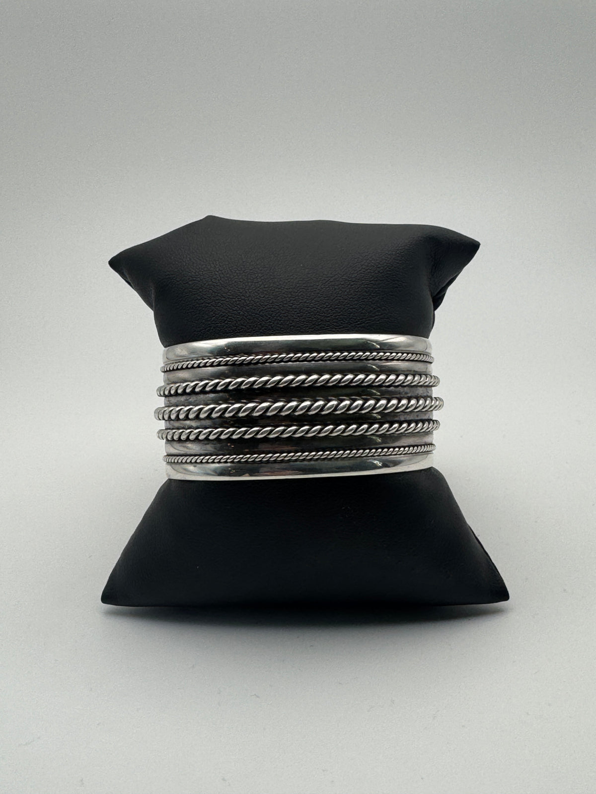 Vintage 5 Twist Cuff