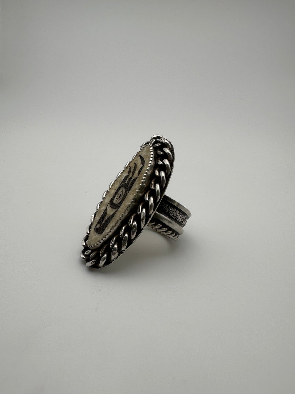 Raven Ring
