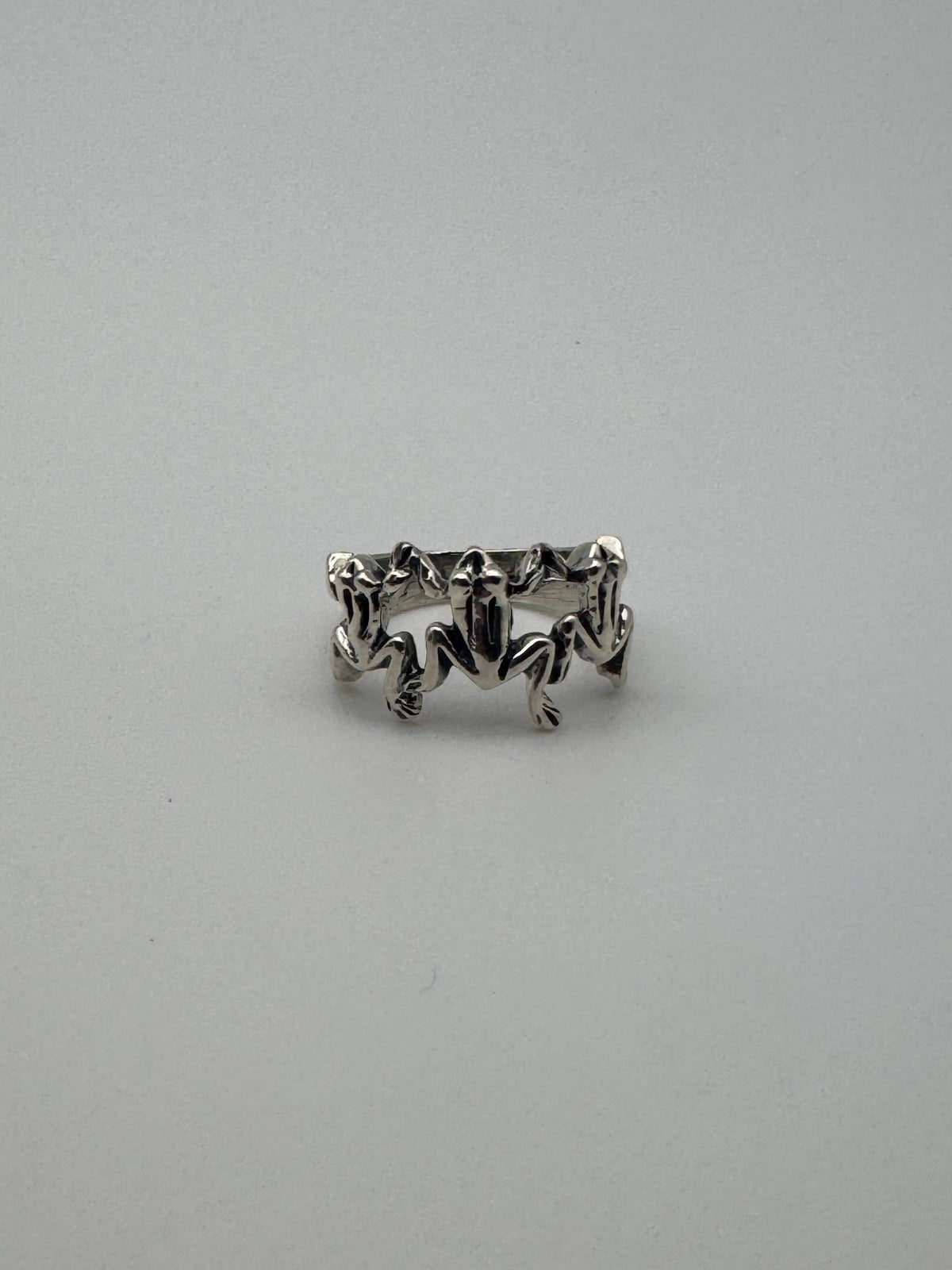 Froggy Seance Ring