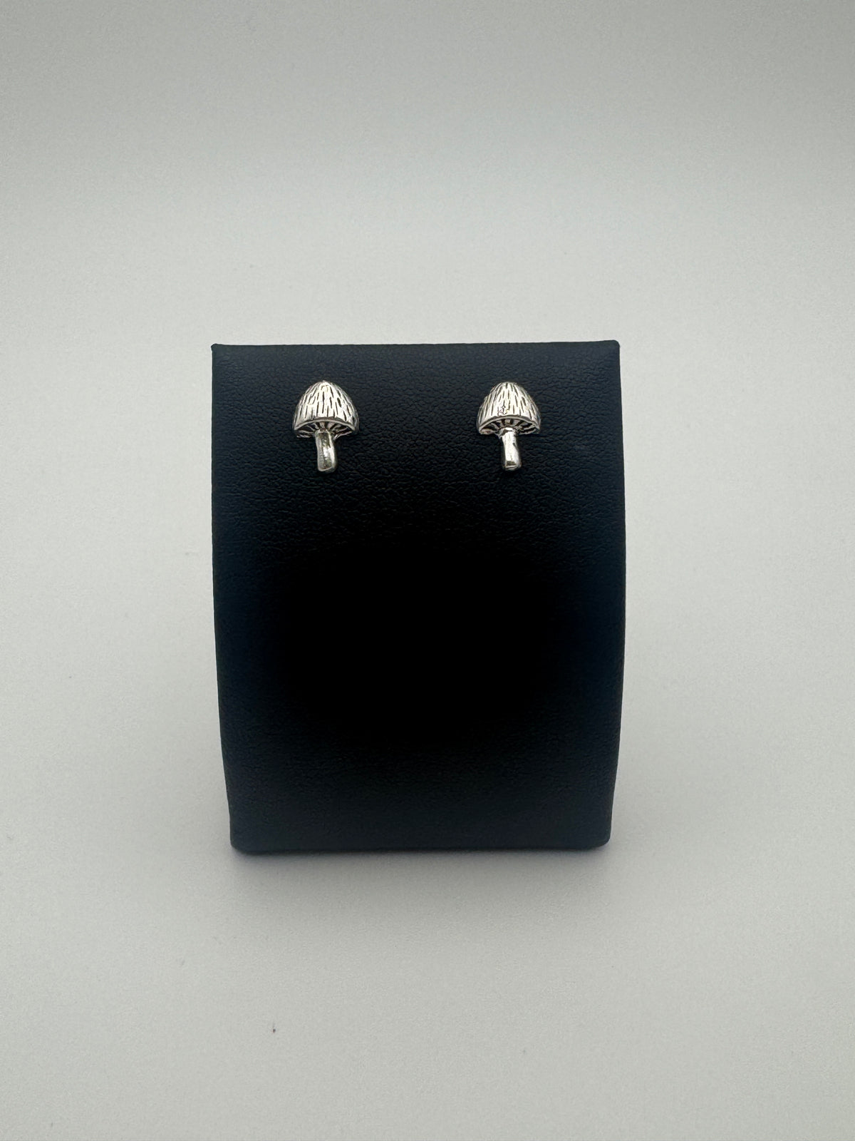 Mushroom Studs