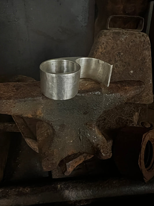 Double Finger Hollow Form Ring